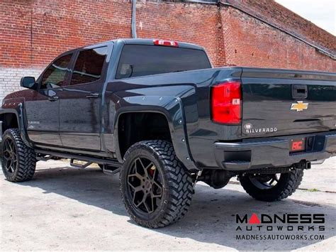 Chevy Silverado 1500 4WD Suspension Lift Kit w/ Lifted Struts - 7" Lift