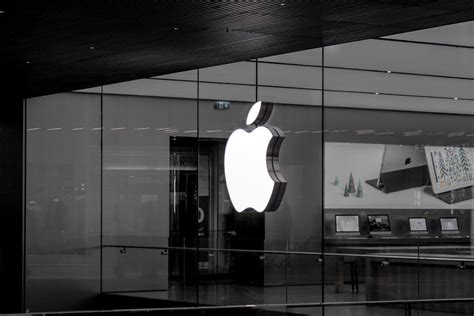 Apple India First Offline Store to Open This Day