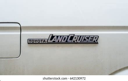 Toyota Land Cruiser Logo Vector (.CDR) Free Download