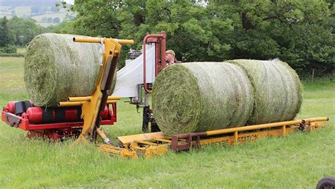 Video: Homemade silage station reduces round-bale headache - Farmers Weekly