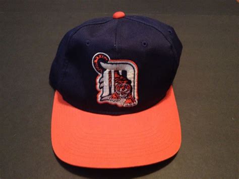 Vintage DETROIT TIGERS Snapback Baseball Hat Cap Plain Logo Athletic ...