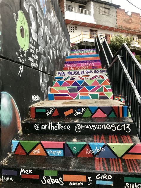 Graffiti Tour/Comuna 13 - awheelinthesky.com