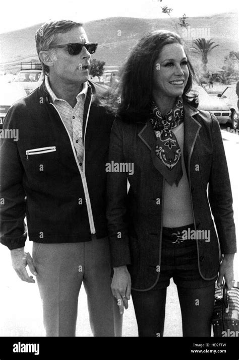 MARY TYLER MOORE, with husband Grant Tinker c. 1971 Stock Photo - Alamy