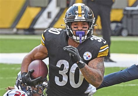 Former Steelers running back James Conner signs with Cardinals ...