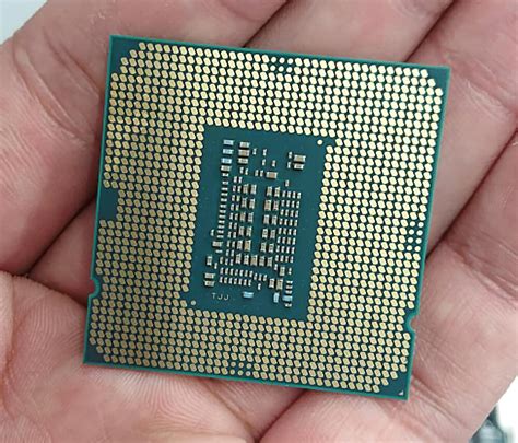 Intel Core i5-10400 Pictured and Detailed, New Mid-range Gaming ...