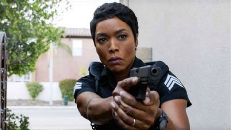 Angela Bassett & Aisha Hinds Star In New Cop Series “9-1-1” | Angela bassett, Television show ...