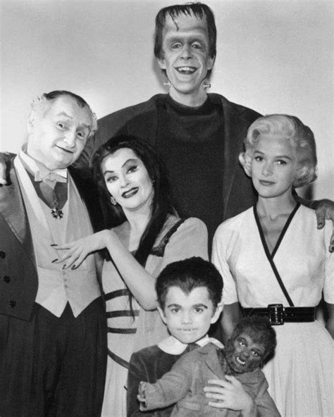 *THE MUNSTERS TELEVISION SERIES CAST PHOTOGRAPH.. | Köp på Tradera ...