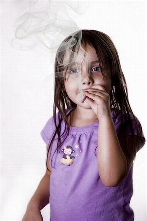 Smoking Kids (45 pics) | Little girl smoking, Girl smoking, Vintage ...