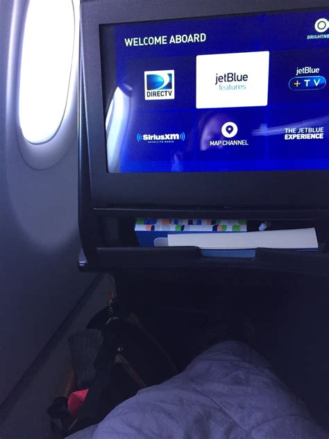 What It's Like to Fly JetBlue First Class | PS Smart Living