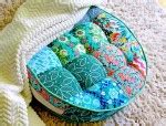 Tutorial: Tufted round patchwork floor cushion – Sewing