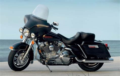 HARLEY-DAVIDSON Electra Glide Standard (2005-2006) Specs, Performance ...