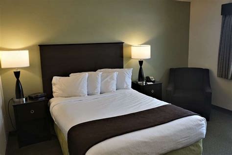 AMERICINN BY WYNDHAM CROOKSTON U OF M CROOKSTON - 56 Photos & 11 Reviews - 1821 University Ave ...