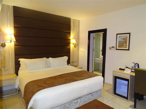 Deluxe Room, Uyo – Monty Suites