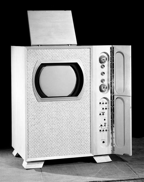 Vintage photos show old TV sets from the 1940's through 1960's ...