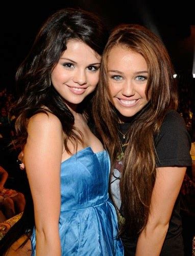 Selena Gomez et Miley Cyrus