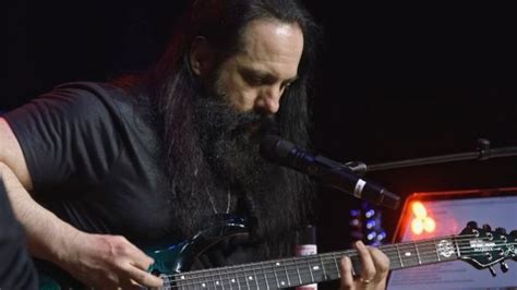 DREAM THEATER Guitarist JOHN PETRUCCI, Bassist JOHN MYUNG Talks Signature Gear In Premier Guitar ...