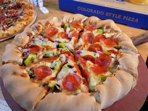 Colorado Mountain Style Pizza - Jim Cooks Food Good!