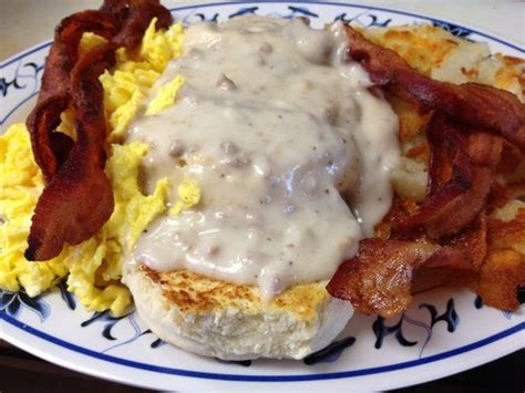 hashbrown Biscuits and Gravy | Biscuits & Gravy with bacon, scrambled eggs and hash browns ...