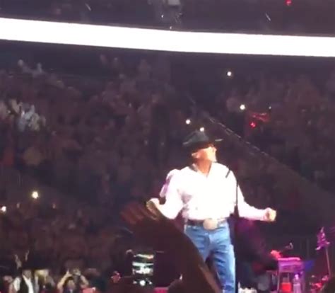 George Strait Performs First Show in Las Vegas! [VIDEO]