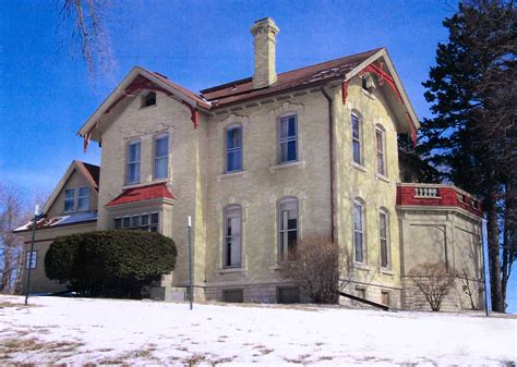 Waukesha developer says condos were in his plan, but he wanted to preserve the Blair House