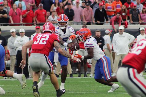 Florida defeated by Georgia 42-20 in annual rivalry game - The Independent Florida Alligator