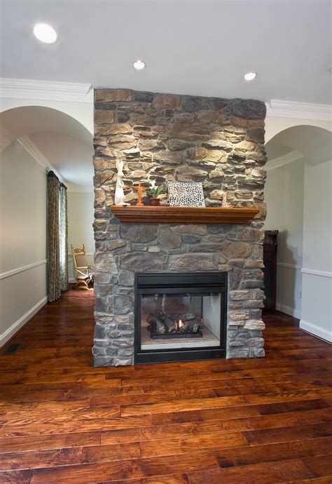 Two sided fireplace- want in my house now!! | living room | Home ...