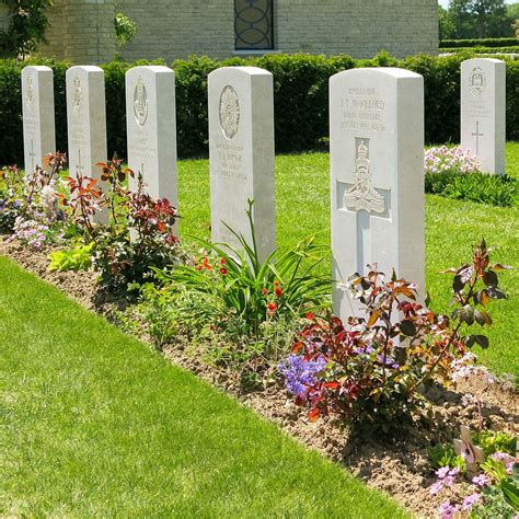 Bayeux War Cemetery - World War Two Cemeteries - A photographic guide ...