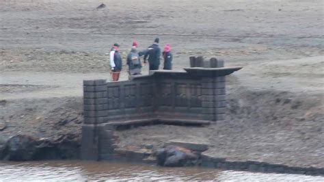 Remains of flooded Derwent village revealed November 2018 #Ladybower - YouTube