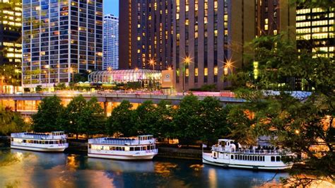 Downtown Chicago Hotel Near Navy Pier | Hyatt Regency Chicago