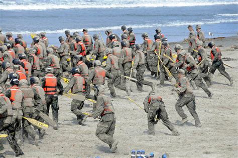 6 Questions to Ask Yourself to Decide Whether SEAL Training Might Be Right for You | Military.com