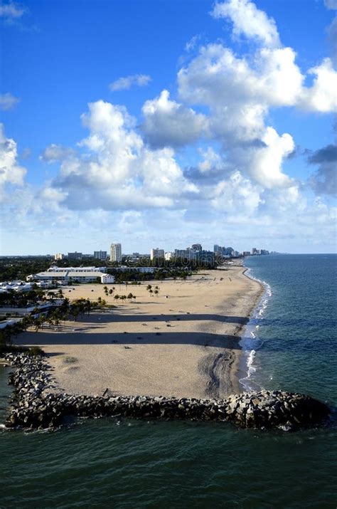 Beach at Fort Lauderdale, Florida Stock Photo - Image of tourist ...