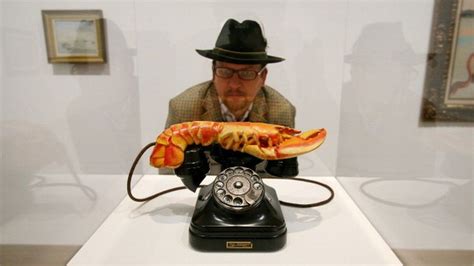 Dali's lobster telephone 'saved for the nation' - BBC News