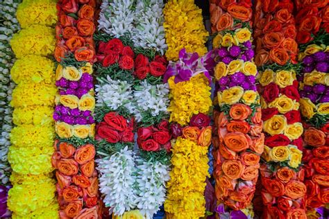 Indian Bridal Flower Garland in Singapore Indian Wedding Flowers ...