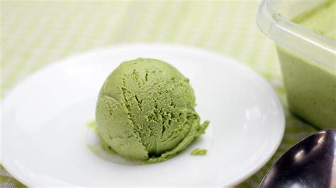 Matcha Ice Cream - No Machine No-Churn One Step | TheZongHan