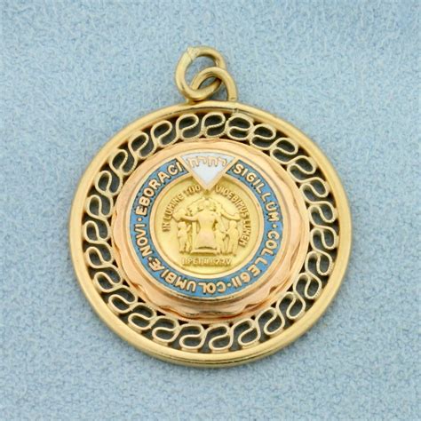 Lot - Vintage Columbia University Seal Pendant in 14K Yellow Gold