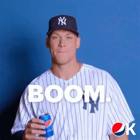 Aaron Judge GIF - Aaron Judge Homerun - Discover & Share GIFs