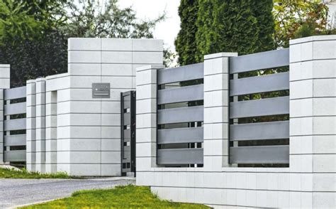 BRICK WALL FENCE / MODERN - CREAM / LBM200 - LEWANDOWSKI Fence Builder ...