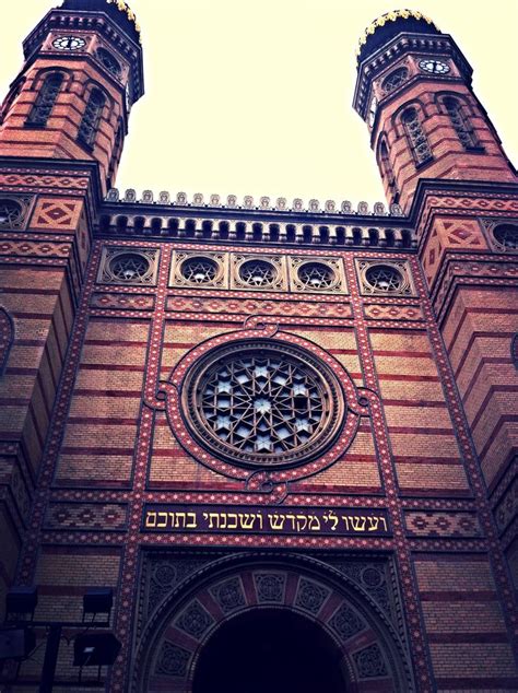 Synagog in Budapest - architecture | Budapest, Places to travel, Synagogue