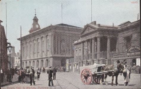 Burslem Town Hall. – Postcards from Stoke