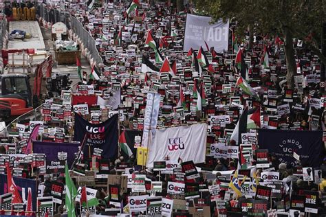 UK police out in force for ‘tense’ pro-Palestinian march | FMT