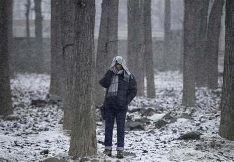 Gulmarg, Pahalgam receive season's first snowfall as heavy rains lash plains in Kashmir ...