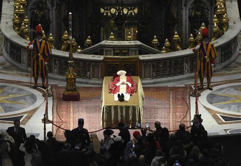 Funeral Mass for Pope Benedict XVI will be based on a papal funeral | USCCB