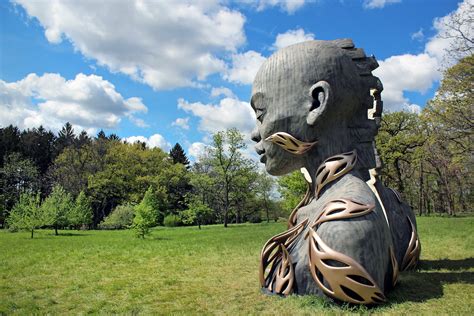 Lo maravilloso de esta obra de arte es la combinación entre la madre naturaleza y el esfuerzo ...