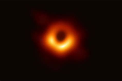 See the first image ever taken of a supermassive black hole - The Verge