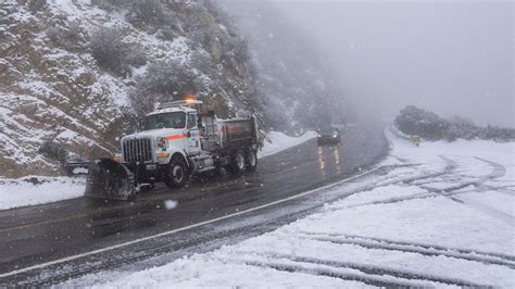 Giant Winter Storm Sweeps the U.S. - The New York Times