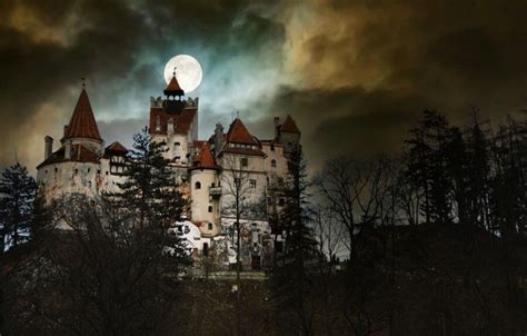 Visit Dracula's Castle in Transylvania this Halloween! - Travelpedia UK ...