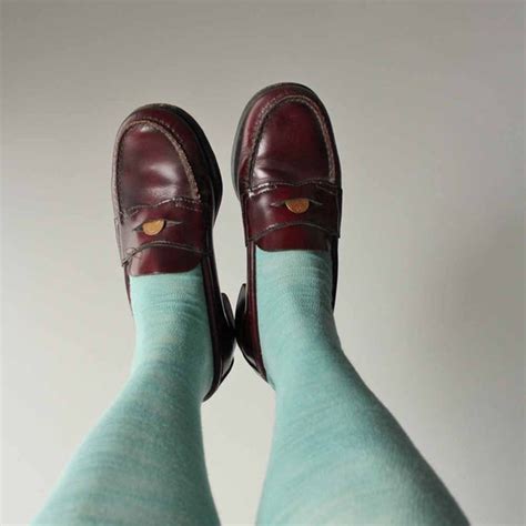 vintage burgundy Bass Weejuns penny loafers womens size 7.5