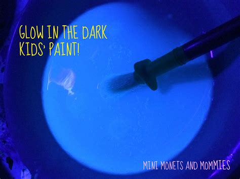 Mini Monets and Mommies: DIY Glow In the Dark Paint