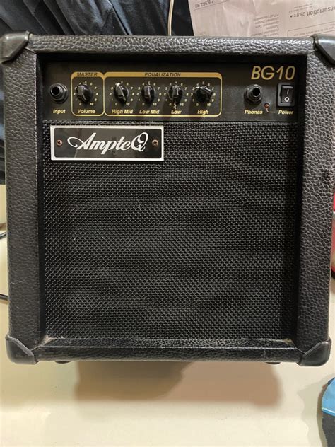 Bass guitar Amplifier on Carousell