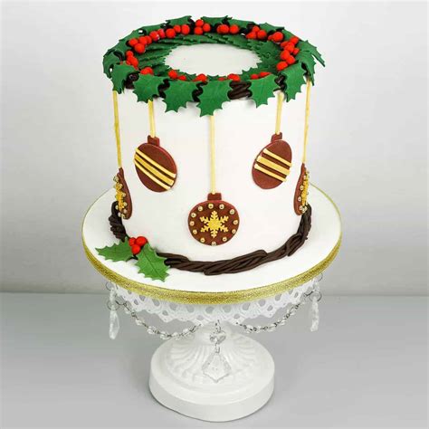 Easy Christmas Cake Decorating Tutorial - Decorated Treats